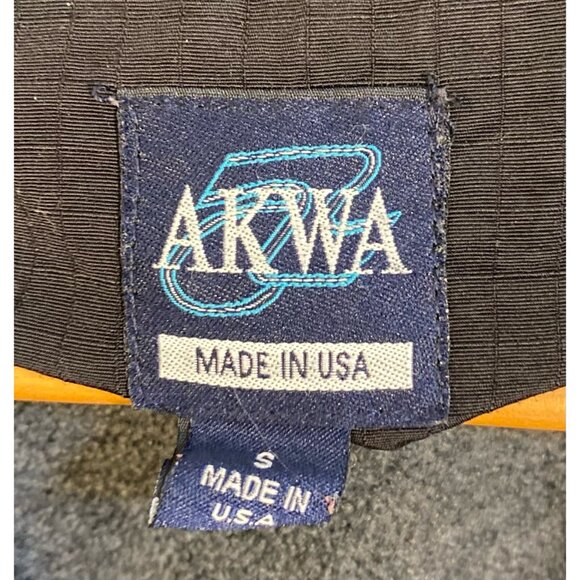 AKWA Black Men’s Vintage Sport Jacket Windbreaker Sz. S (Nylon & Fleece Lining) - Picture 11 of 11